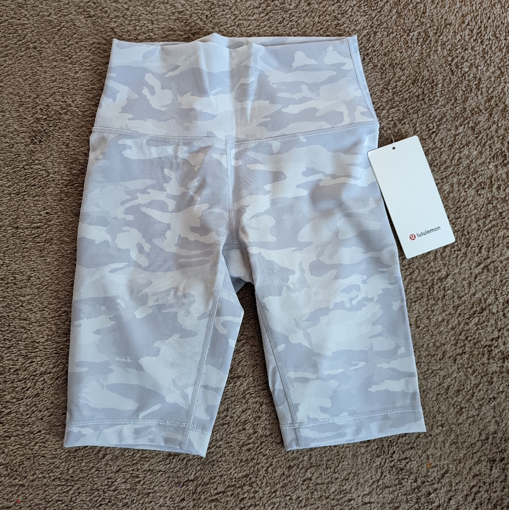 NWT Lululemon Wunder Under High Rise Short 10" Gray Camo Size 6